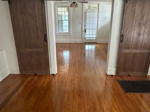 4th image of 664 Stonewall St