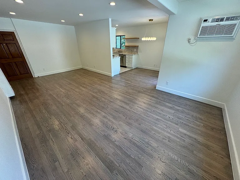 6345 Primrose Ave #10 — Photo 7