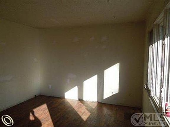 5th image of 1731 Jewell Dr