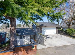 21555 NE Interlachen Ln, Fairview, OR 97024
