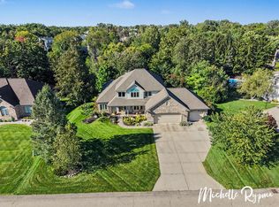 3541 Elk Dr, Zeeland, MI 49464