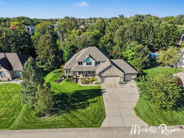 3541 Elk Dr, Zeeland, MI 49464