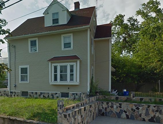 2nd image of 1057 Narragansett Blvd