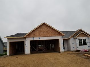7149 Golden Eagle Dr, Loves Park, IL 61111