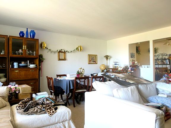 3rd image of 1727 W Crystal Ln Unit 607