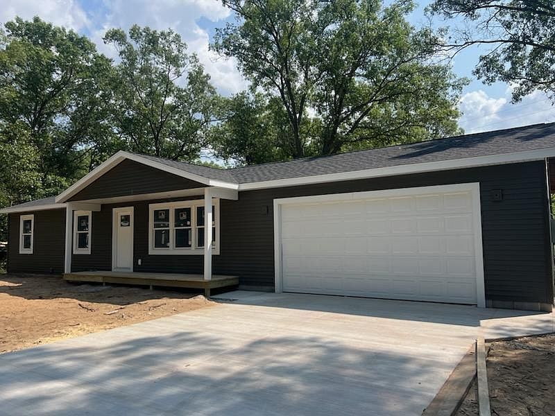 1st image of 2463 Fam Lee Dr
