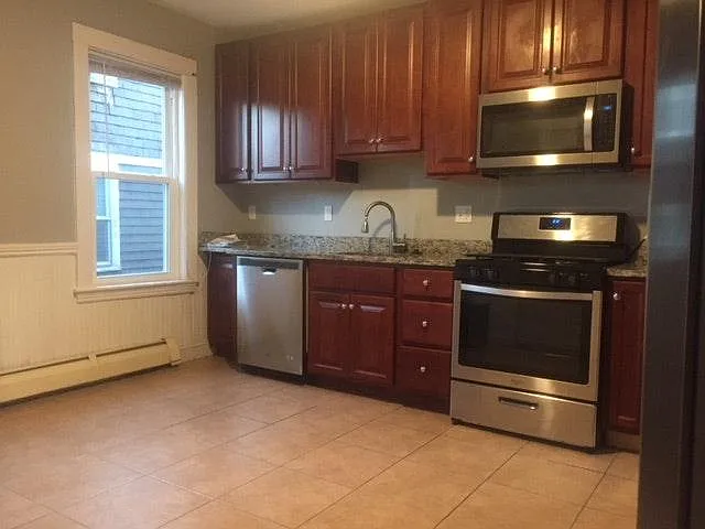 3 bed, 1100 sqft, $3,650 — Photo 1