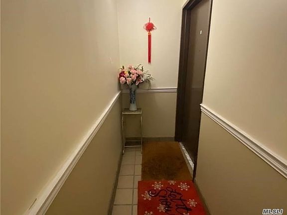 5th image of 2540 120th St Unit 1C