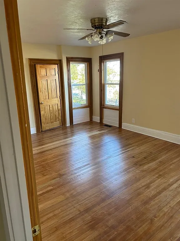 3 bed, 1.0 bath, 1756 sqft, $2,500 — Photo 1