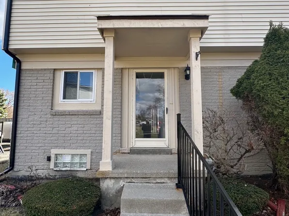 2280 Orchard Crest St, Shelby Township, MI 48317