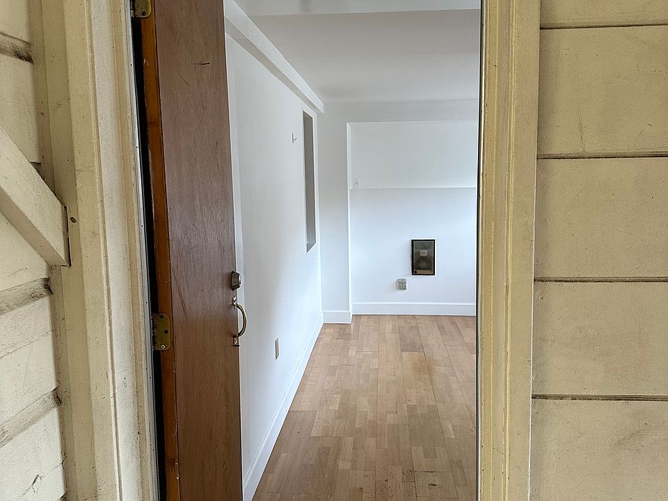1st image of 632 44th Ave