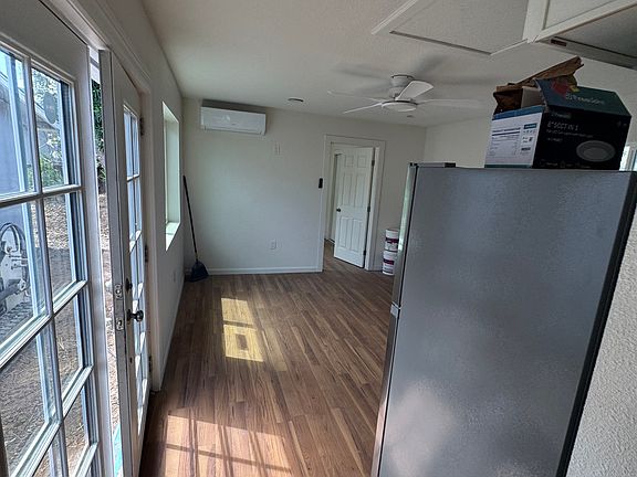 3rd image of 29 Sandview Dr #1