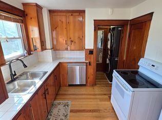 375 Pleasant St FLOOR 2, Rumford, RI 02916