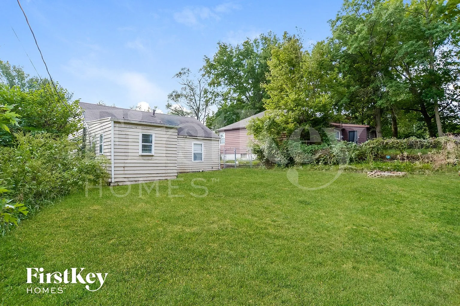 3 bed, 1.0 bath, 884 sqft, $1,540 — Photo 1