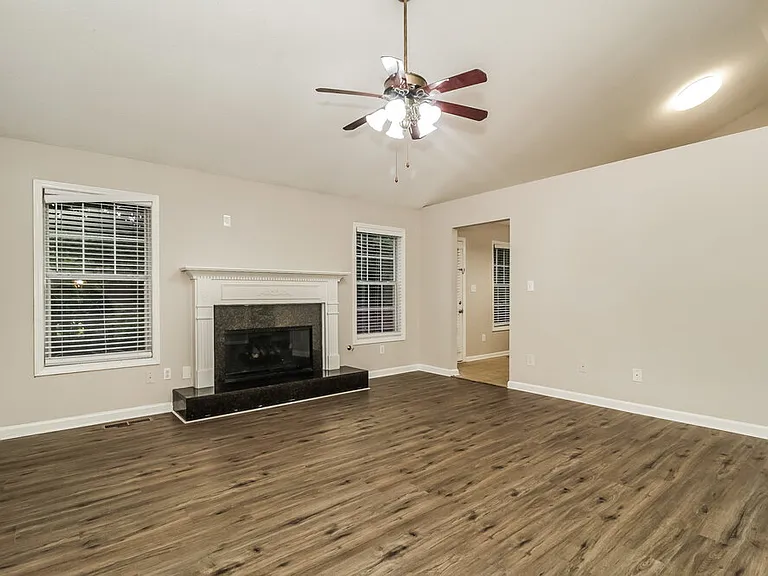 28 Fernwick Ct — Photo 4