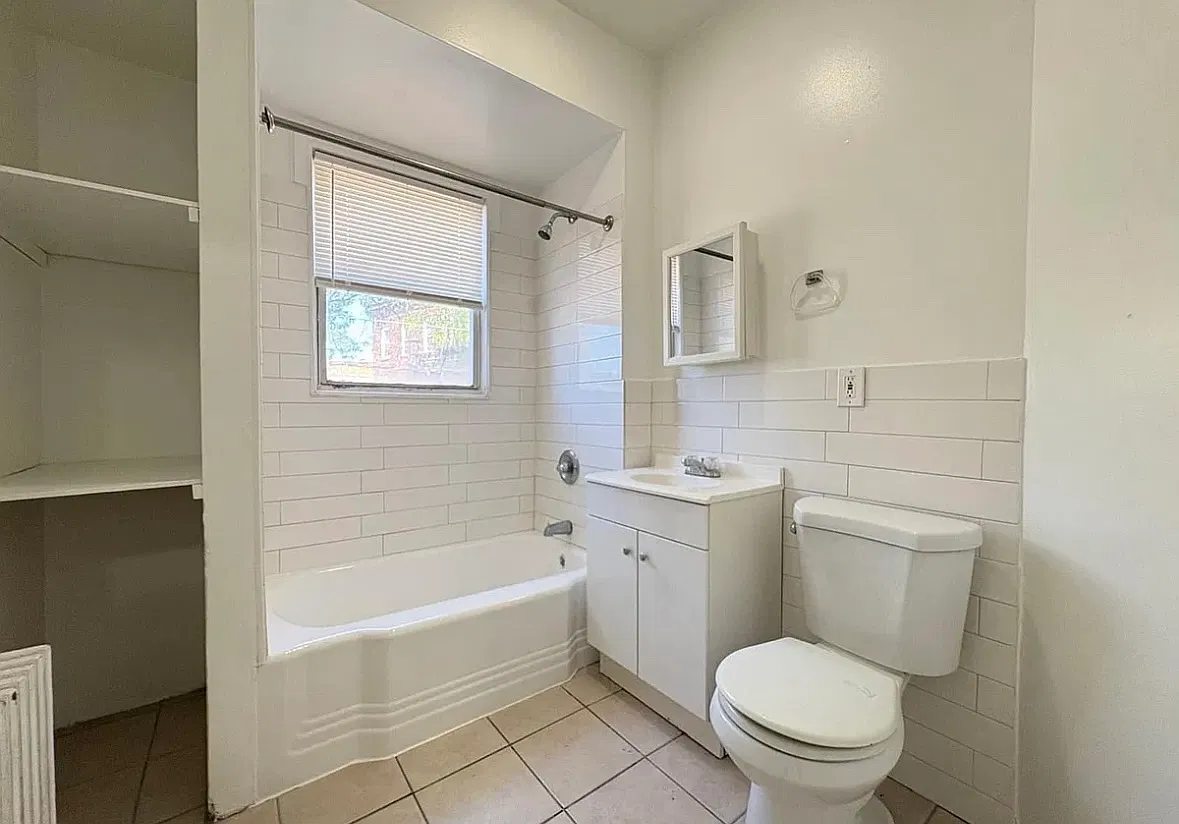 5 bed, $2,500 — Photo 3
