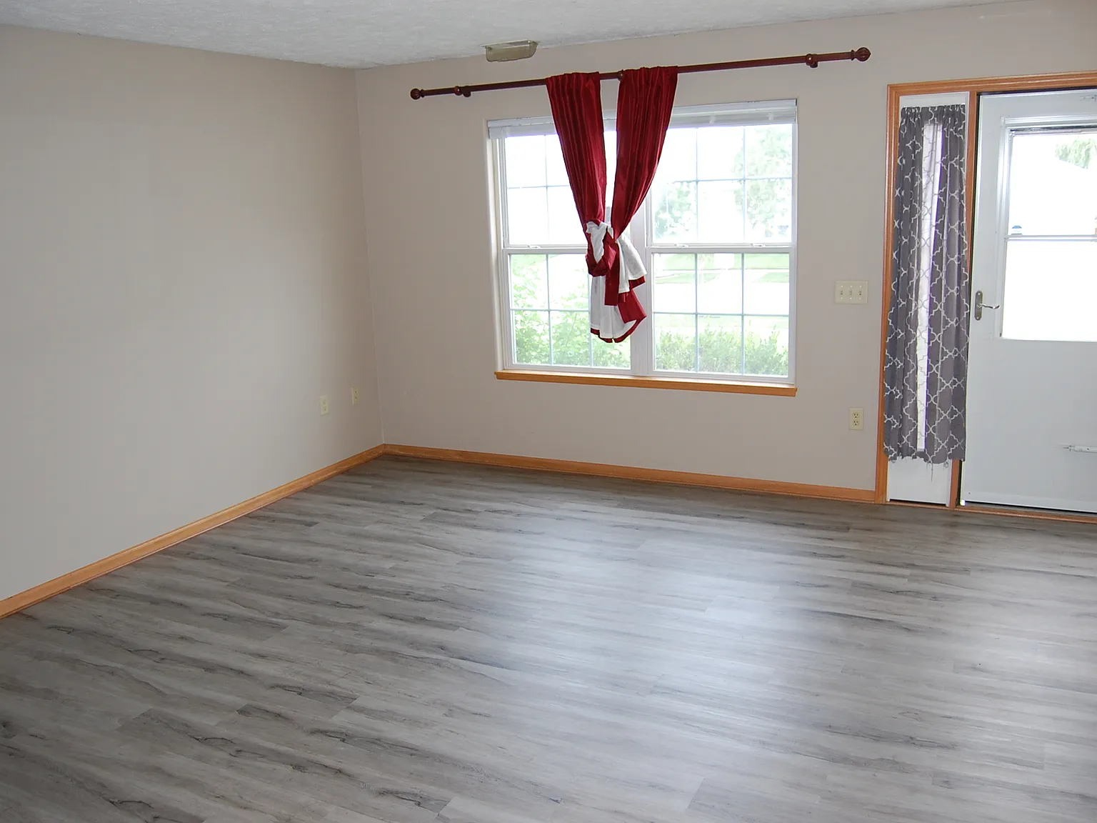 2 bed, 1110 sqft, $1,500 — Photo 3