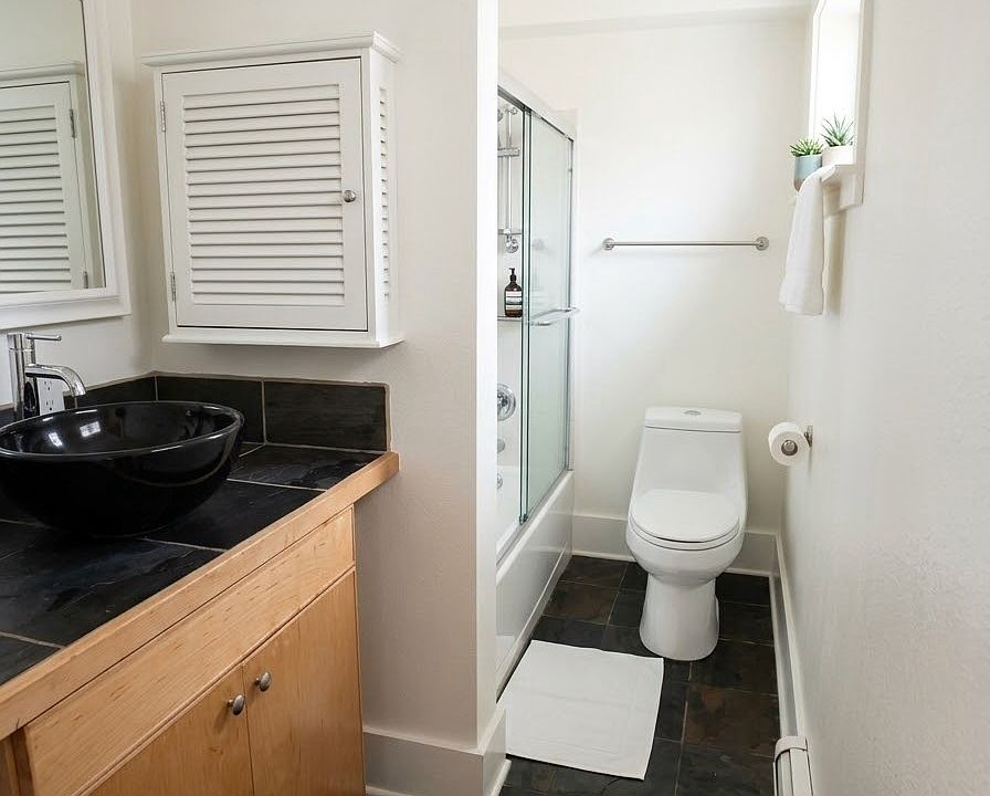 2nd image of 401 Edwards St #Basement