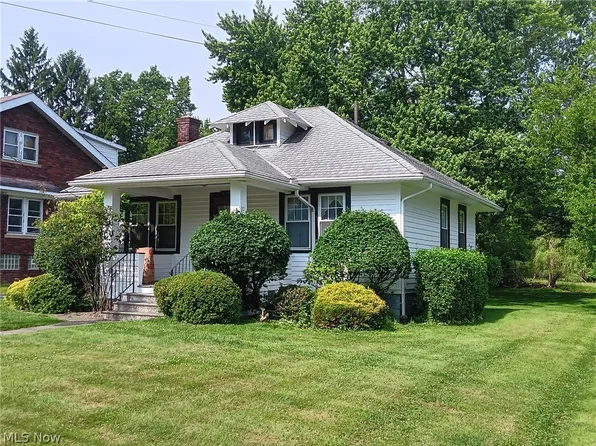 5248 Anthony St, Maple Heights, OH 44137