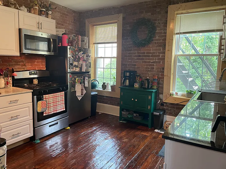 2700 California Ave #2L — Photo 8