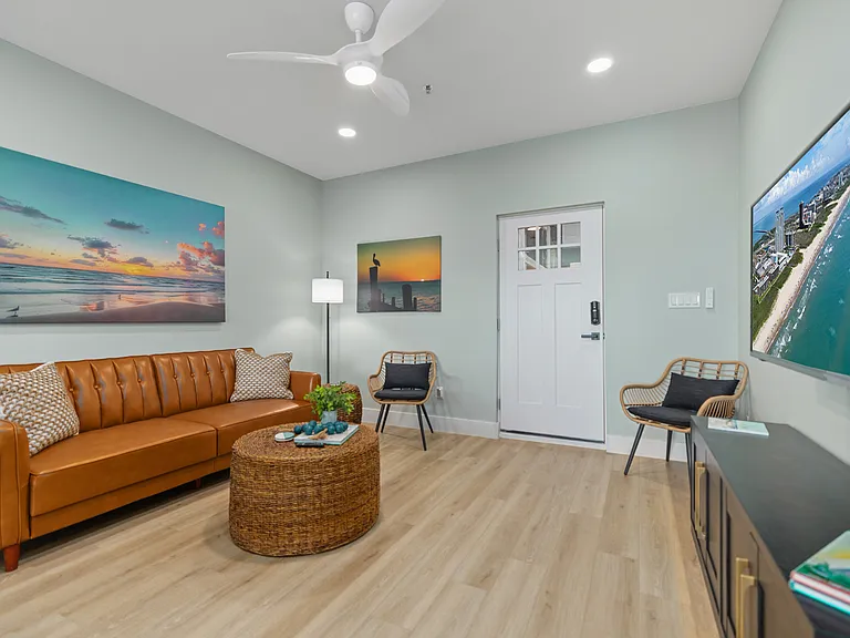 111 W Sunny Isle Dr #301 — Photo 5