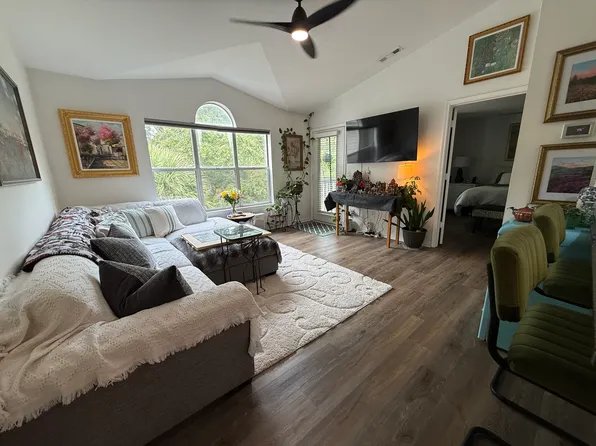(undisclosed Address), Mount Pleasant, SC 29466