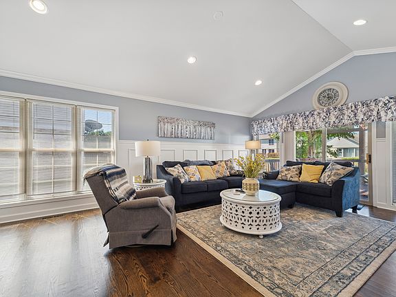4th image of 30 Aegina Dr