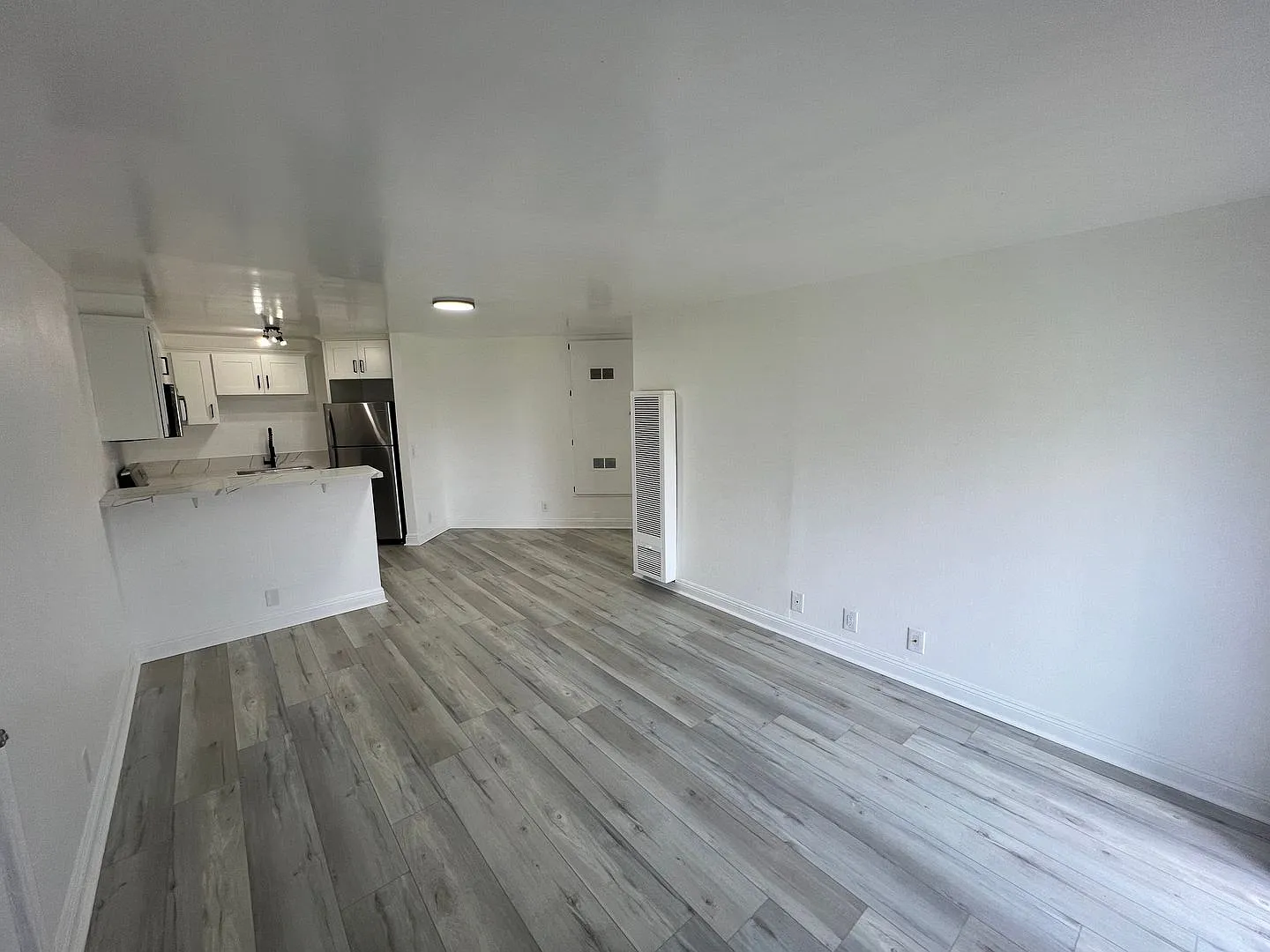 Villa Regency Apartments — Photo 2