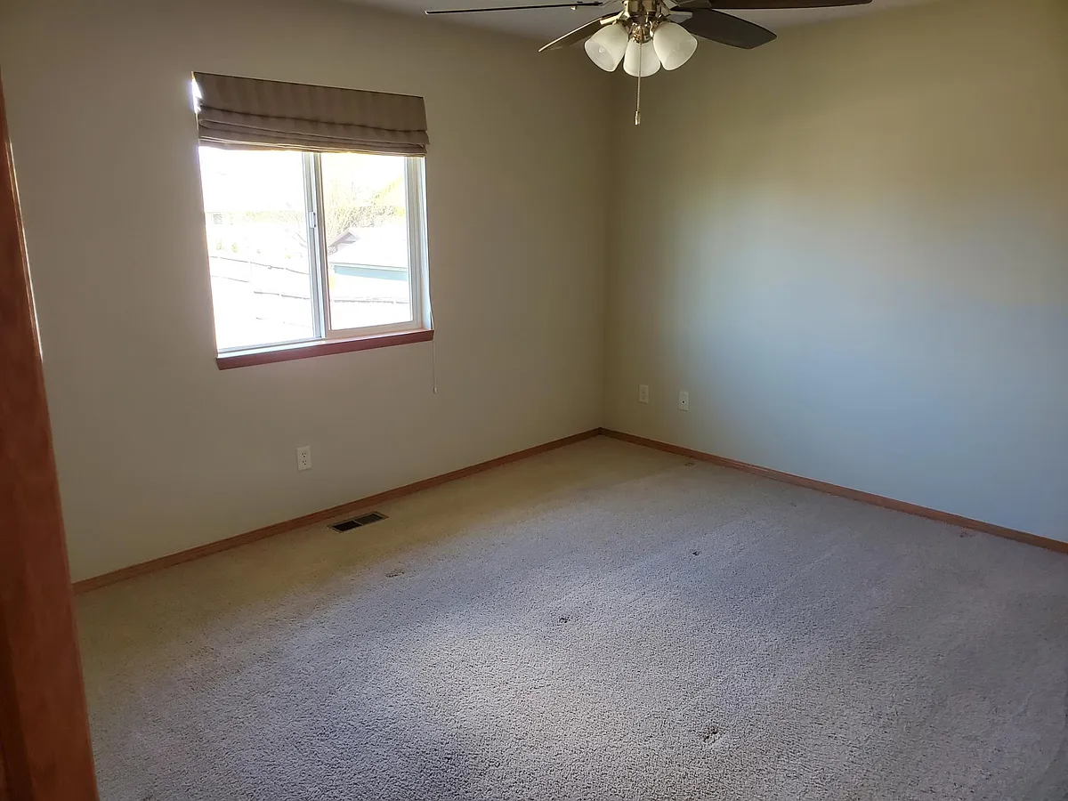 Building Photo - 2113 S Rogers Cir