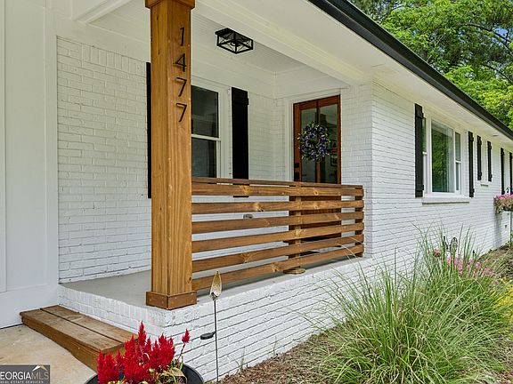 5th image of 1477 Spruce Dr SE