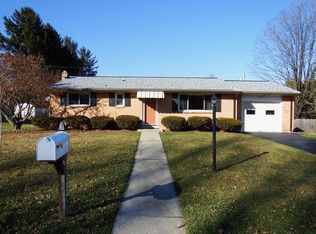 27 Brookside Ave, Hershey, PA 17033