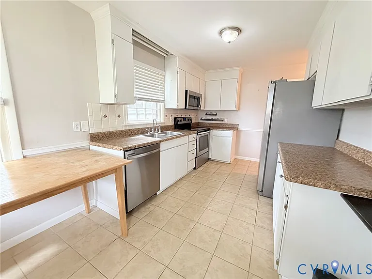6255 Debora Dr — Photo 2