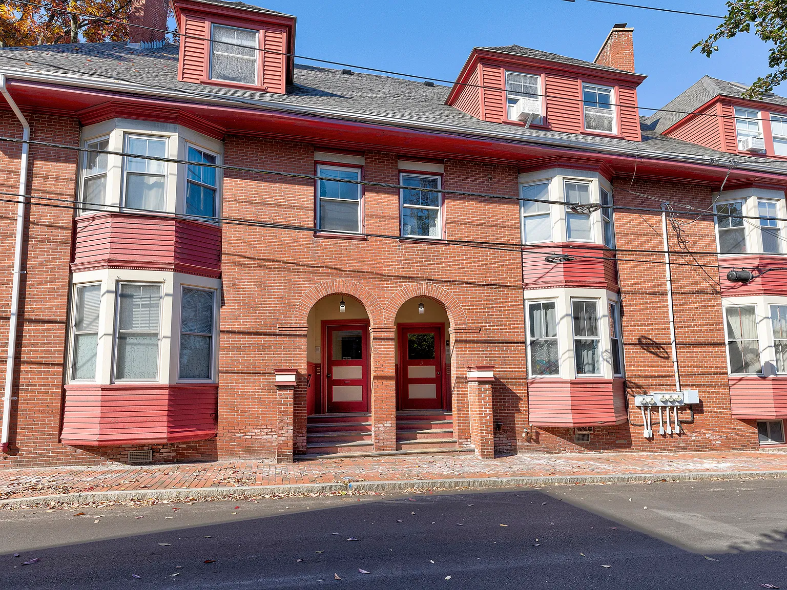 1 bed, 939 sqft, $2,400 — Photo 3