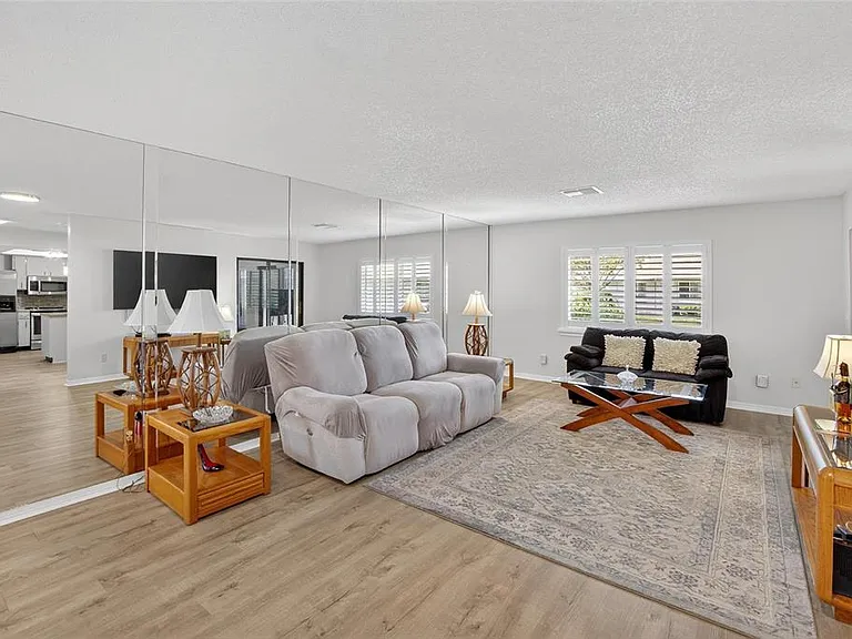 2221 Ivan Ct — Photo 8