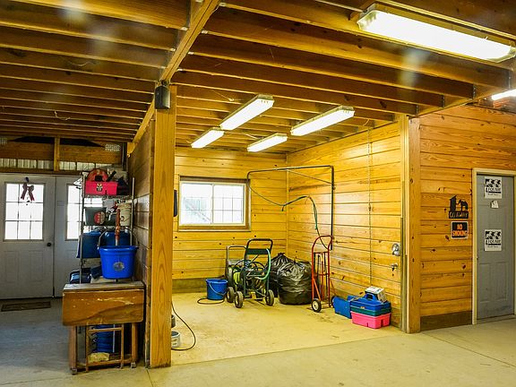 Office and Wash Stall