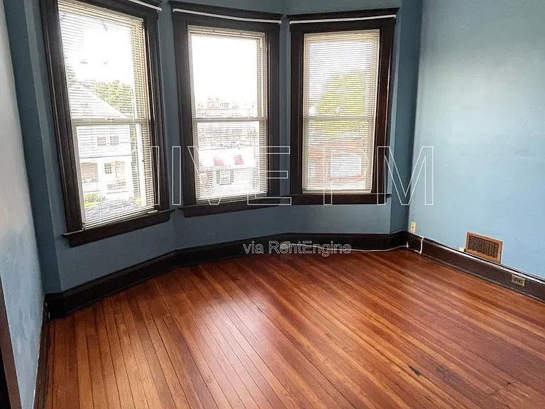 2418 Robertson Ave #2 — Photo 6