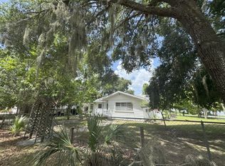 302 S Palm Ave, Frostproof, FL 33843
