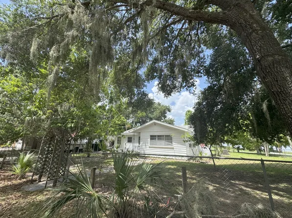 302 S Palm Ave, Frostproof, FL 33843