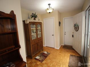 816C Deal Rd, Monroe Township, NJ 08831