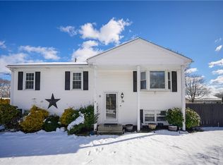 26 Brett Ct, Warwick, RI 02886