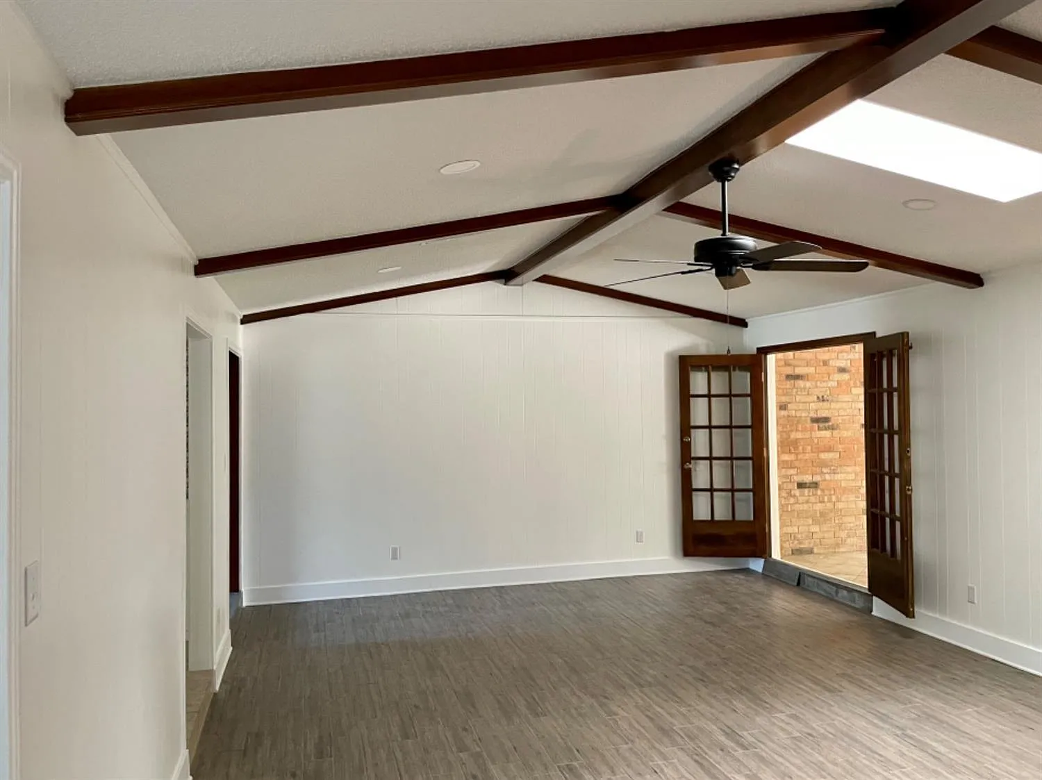 3 bed, 2474 sqft, $2,200 — Photo 3