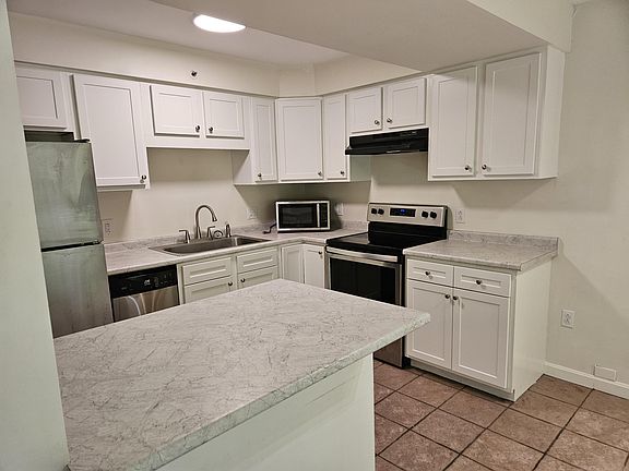 4th image of 131 Temple Avenue #10