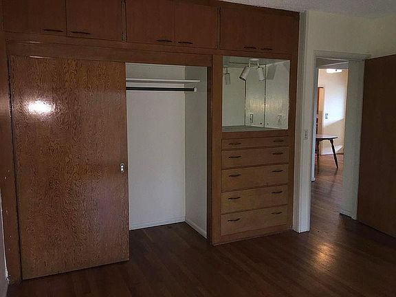 4th image of 75005 W Lake Sammamish Pkwy NE