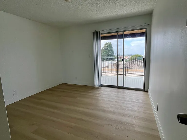 1811 Armour Ln #28 — Photo 8