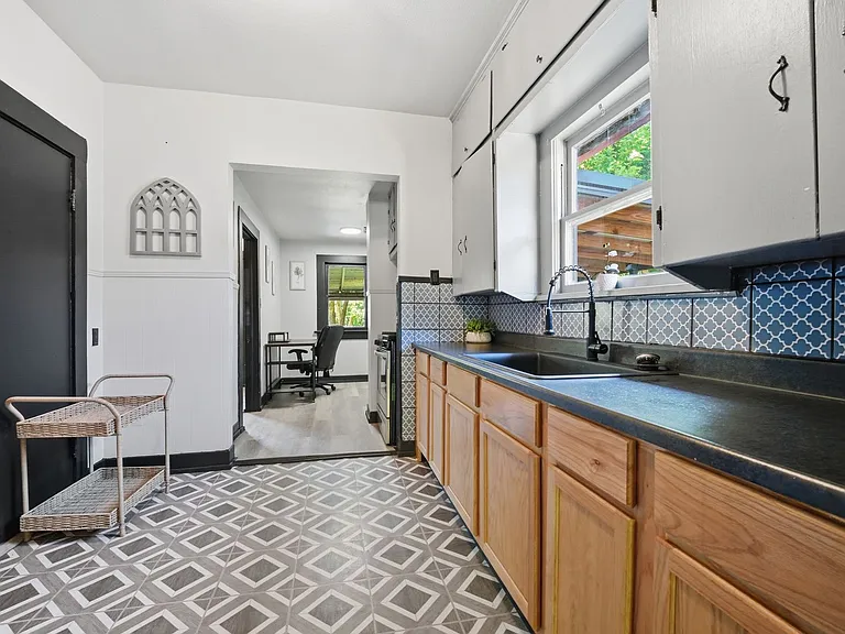819 G St NW — Photo 10