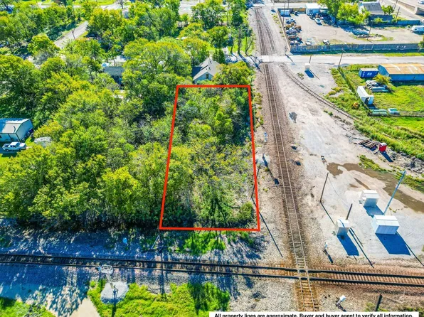 E 8th Ave, Corsicana, TX 75110