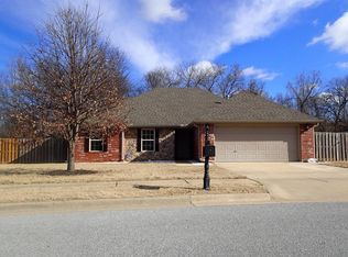 4932 W Waverly Rd, Fayetteville, AR 72704