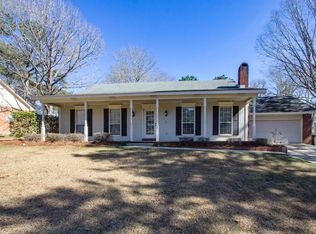 12 Summer Oaks Dr, Hattiesburg, MS 39402