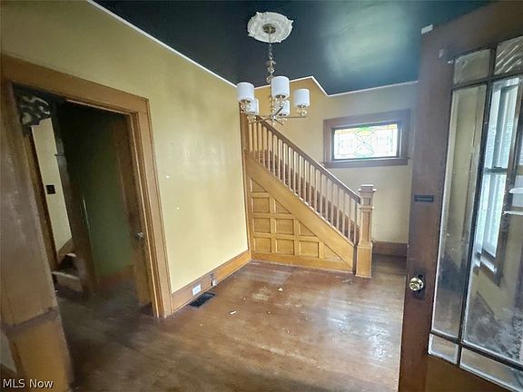 4th image of 323 S 9th St