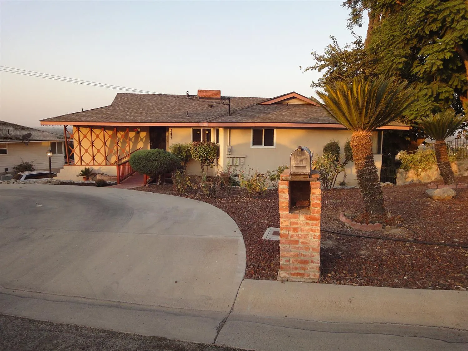 1371 Highland Drive photo 1